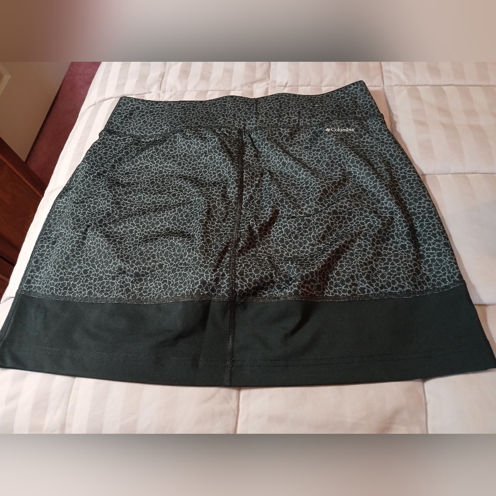 Columbia Women's Black/Grey Skort Size M